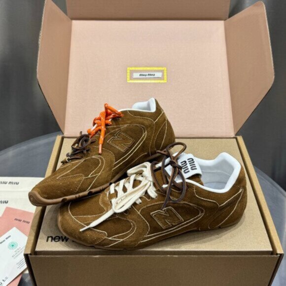 Miu Miu x New Balance 530 SL Sneakers - Picture 3 of 9